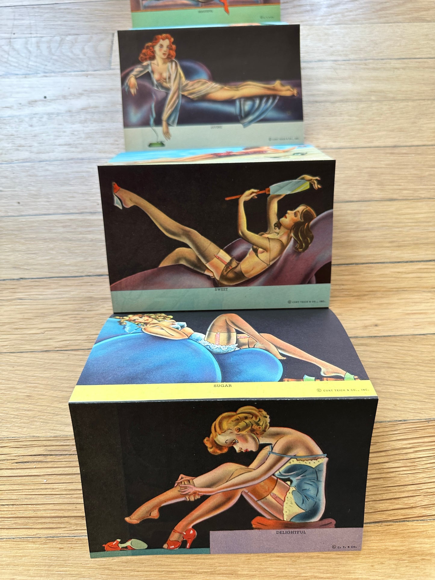 1940s Fold Out  Pin Up Postcard  Set